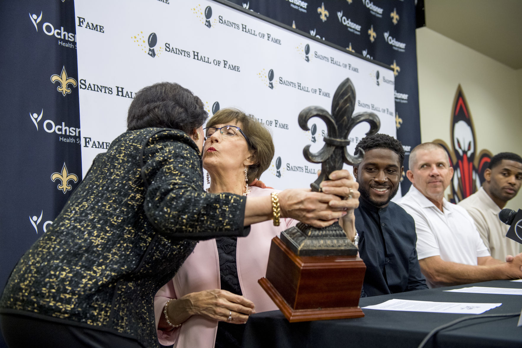 NO.saints.halloffame.060619_17.JPG